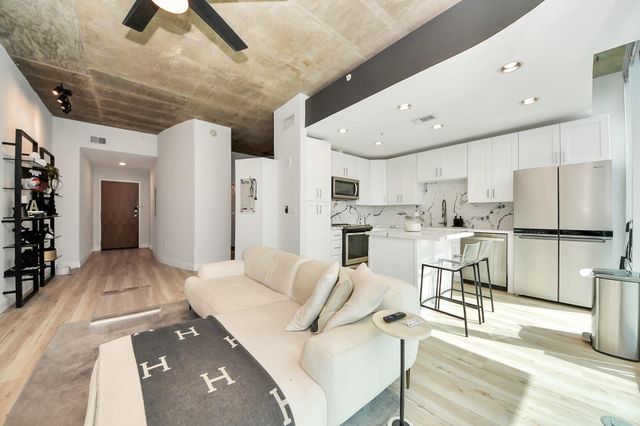 5925 Almeda Road 11616, Houston, TX 77004