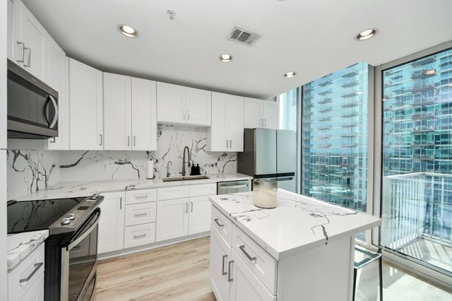 5925 Almeda Road 11616, Houston, TX 77004