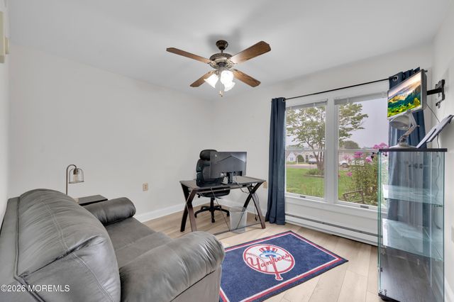 33 Maidstone Way, Manchester, NJ 08759