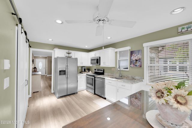 33 Maidstone Way, Manchester, NJ 08759