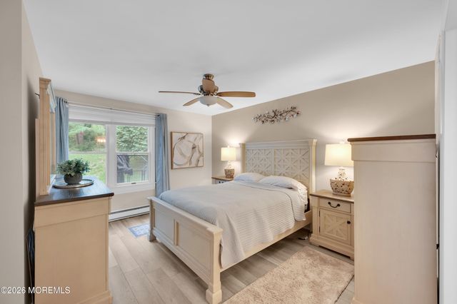 33 Maidstone Way, Manchester, NJ 08759