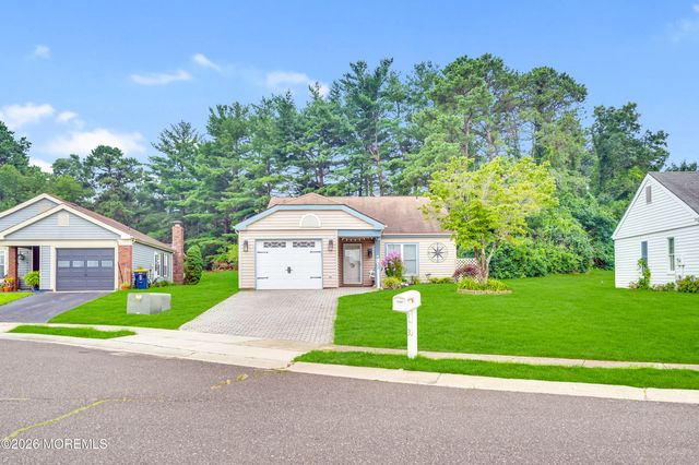 33 Maidstone Way, Manchester, NJ 08759