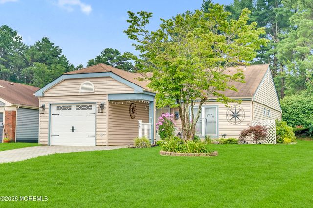 33 Maidstone Way, Manchester, NJ 08759