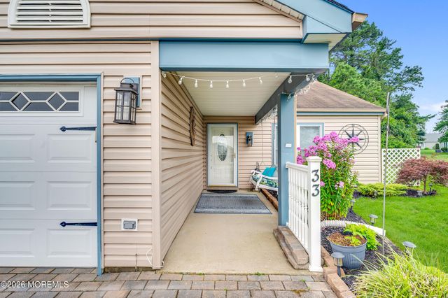 33 Maidstone Way, Manchester, NJ 08759