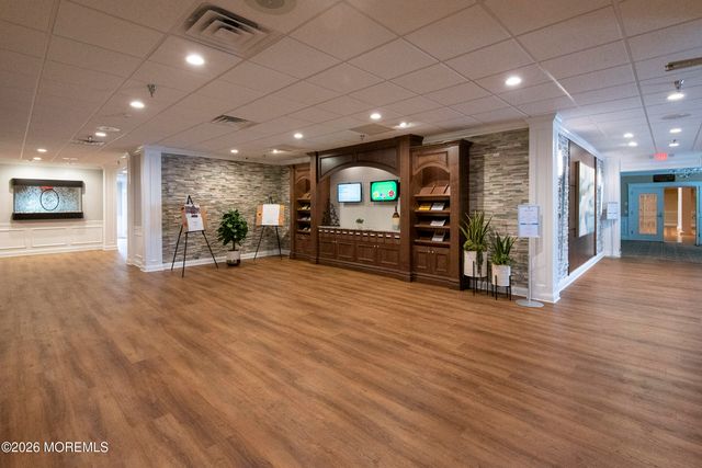 33 Maidstone Way, Manchester, NJ 08759