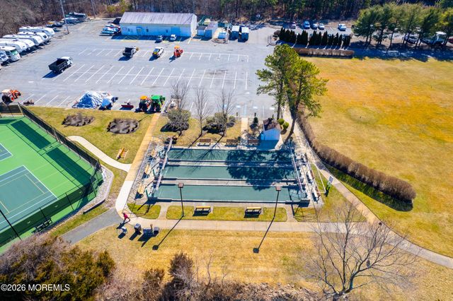 33 Maidstone Way, Manchester, NJ 08759