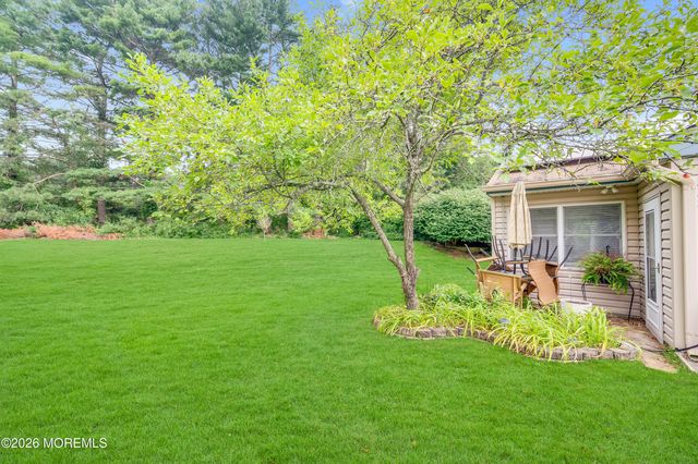 33 Maidstone Way, Manchester, NJ 08759
