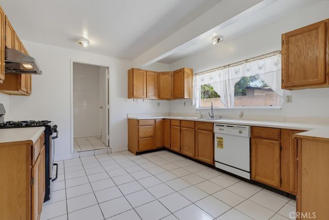 21802 Elaine, Hawaiian Gardens, CA 90716