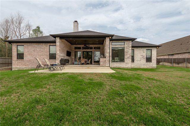 2047 Pebble Bend Drive, College Station, TX 77845