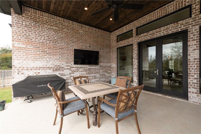 2047 Pebble Bend Drive, College Station, TX 77845