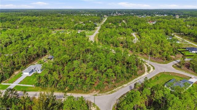 305 Woodburn DR, Lehigh Acres, FL 33972