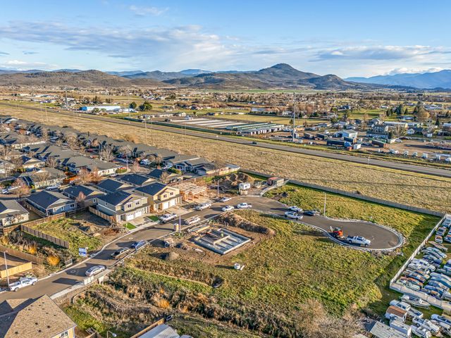 7426 Denman Court, White City, OR 97503