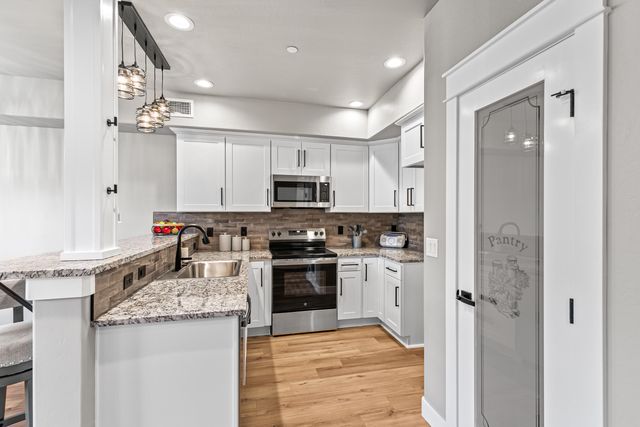 7426 Denman Court, White City, OR 97503