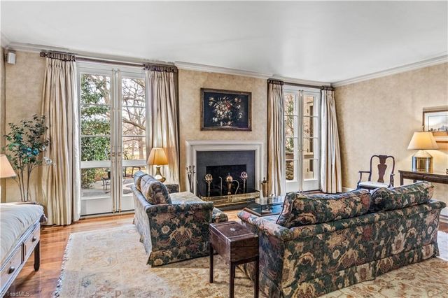 8 Graylyn Place Court, Winston-salem, NC 27106