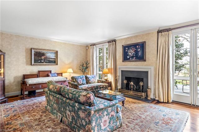 8 Graylyn Place Court, Winston-salem, NC 27106