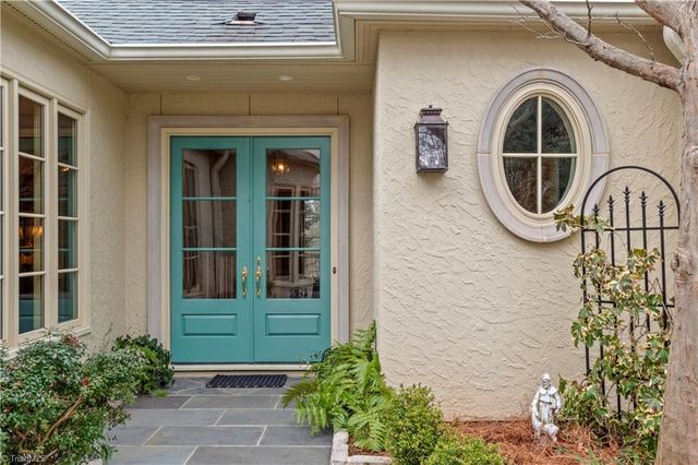 8 Graylyn Place Court, Winston-salem, NC 27106