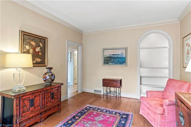 8 Graylyn Place Court, Winston-salem, NC 27106