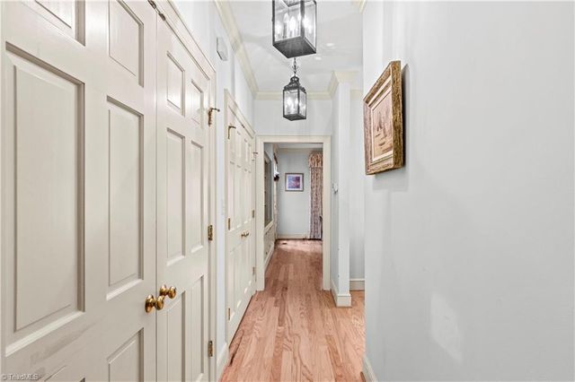 8 Graylyn Place Court, Winston-salem, NC 27106