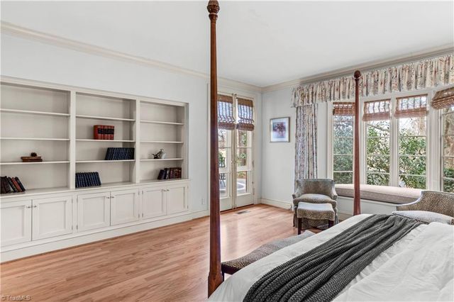 8 Graylyn Place Court, Winston-salem, NC 27106