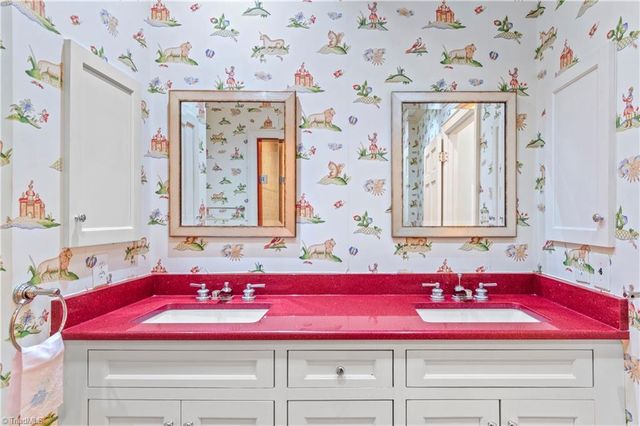 8 Graylyn Place Court, Winston-salem, NC 27106