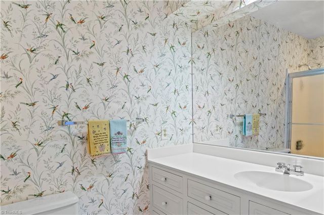 8 Graylyn Place Court, Winston-salem, NC 27106