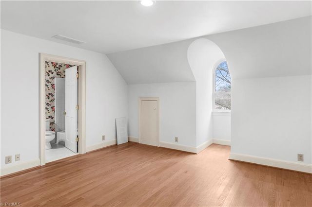 8 Graylyn Place Court, Winston-salem, NC 27106