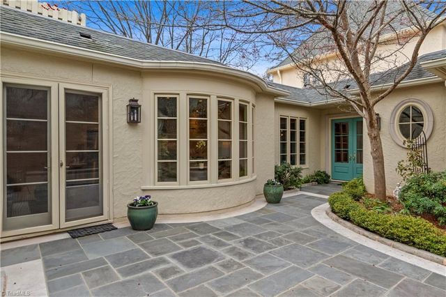 8 Graylyn Place Court, Winston-salem, NC 27106