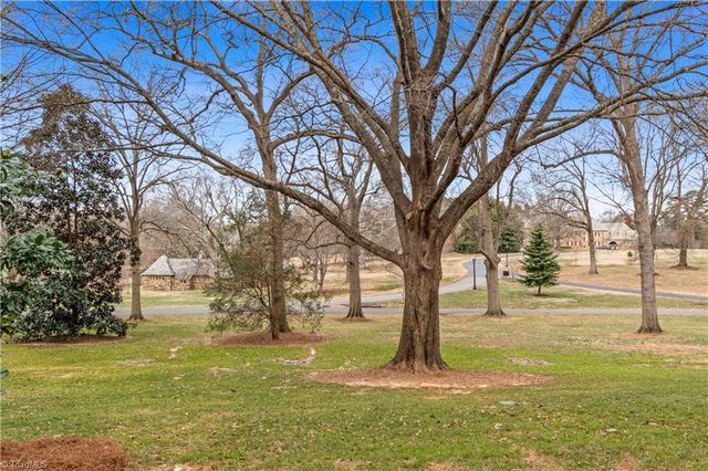 8 Graylyn Place Court, Winston-salem, NC 27106