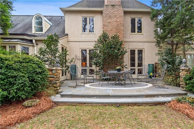 8 Graylyn Place Court, Winston-salem, NC 27106