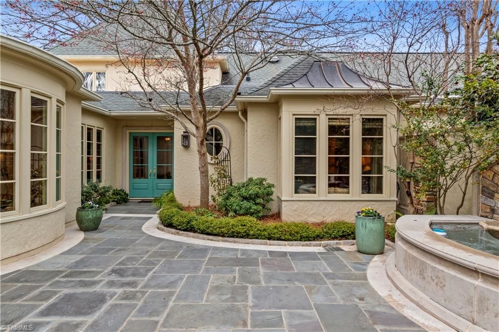 8 Graylyn Place Court, Winston-salem, NC 27106