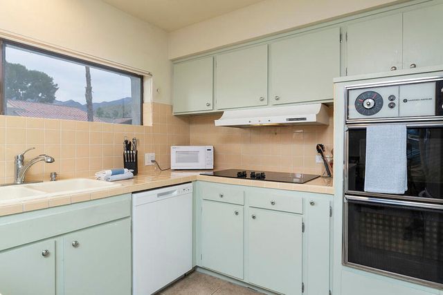 261 E La Verne Way H, Palm Springs, CA 92264