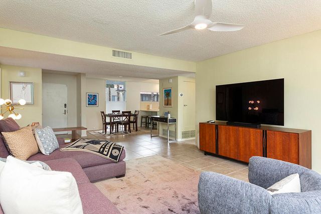 261 E La Verne Way H, Palm Springs, CA 92264