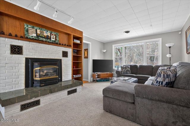 41 Glenwood Avenue, Queensbury, NY 12804