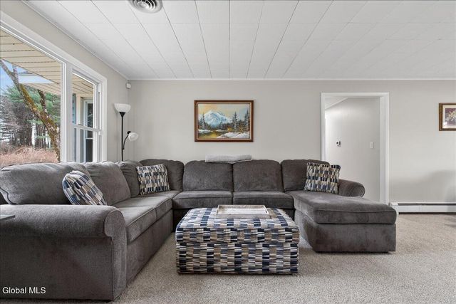 41 Glenwood Avenue, Queensbury, NY 12804