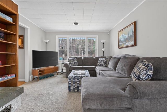 41 Glenwood Avenue, Queensbury, NY 12804