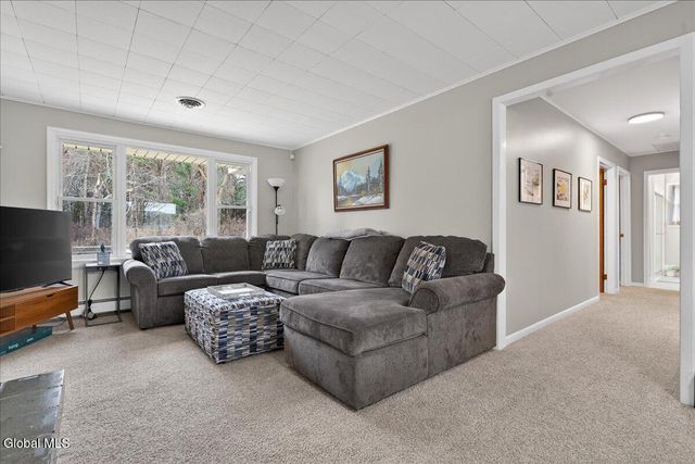 41 Glenwood Avenue, Queensbury, NY 12804