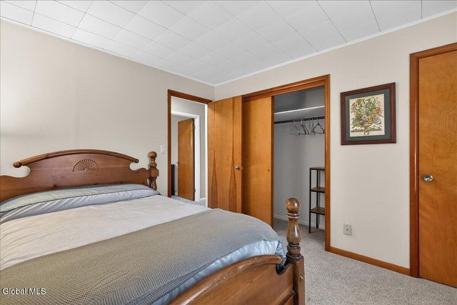 41 Glenwood Avenue, Queensbury, NY 12804