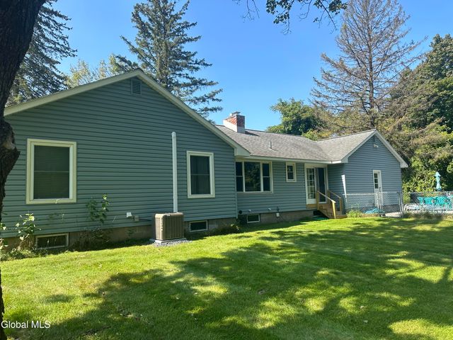 41 Glenwood Avenue, Queensbury, NY 12804