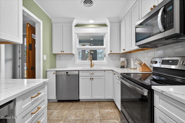 41 Glenwood Avenue, Queensbury, NY 12804