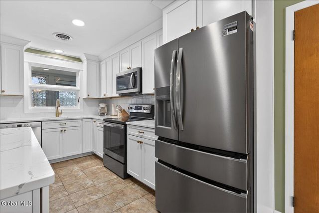 41 Glenwood Avenue, Queensbury, NY 12804