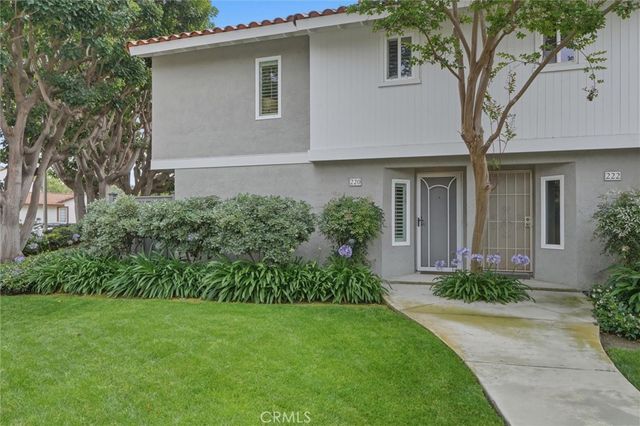 220 Lemon Grove, Irvine, CA 92618