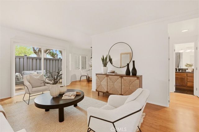 220 Lemon Grove, Irvine, CA 92618