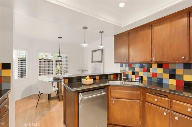 220 Lemon Grove, Irvine, CA 92618