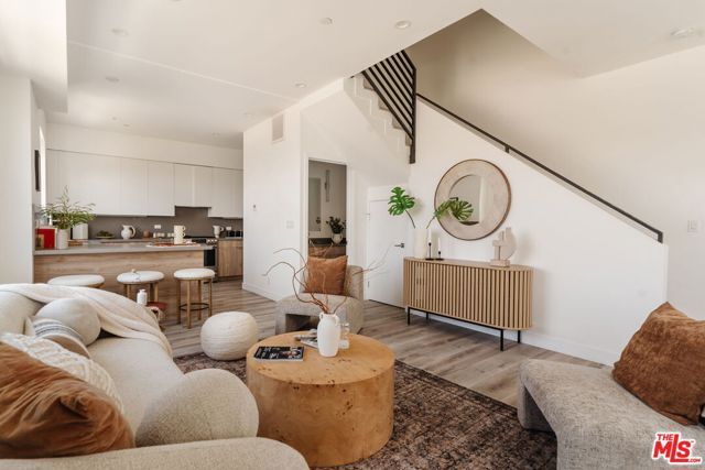 4916 S Centinela Avenue, Los Angeles, CA 90066