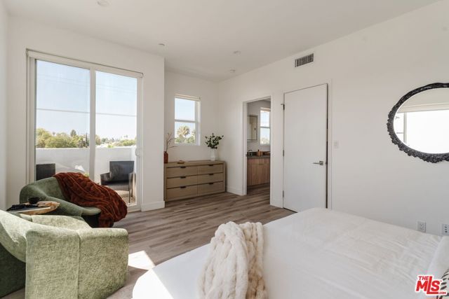 4916 S Centinela Avenue, Los Angeles, CA 90066