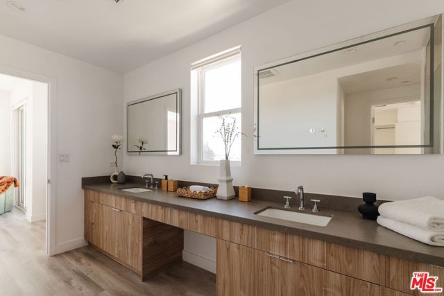 4916 S Centinela Avenue, Los Angeles, CA 90066