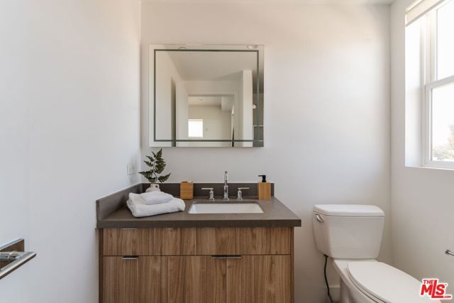 4916 S Centinela Avenue, Los Angeles, CA 90066