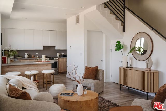 4916 S Centinela Avenue, Los Angeles, CA 90066