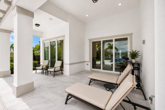 10358 Northbrook Circle, Palm Beach Gardens, FL 33412