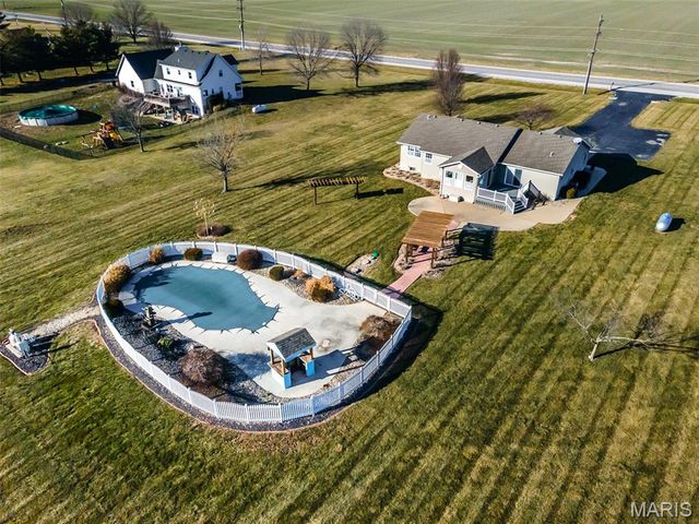 5532 Moro Road, Moro, IL 62067